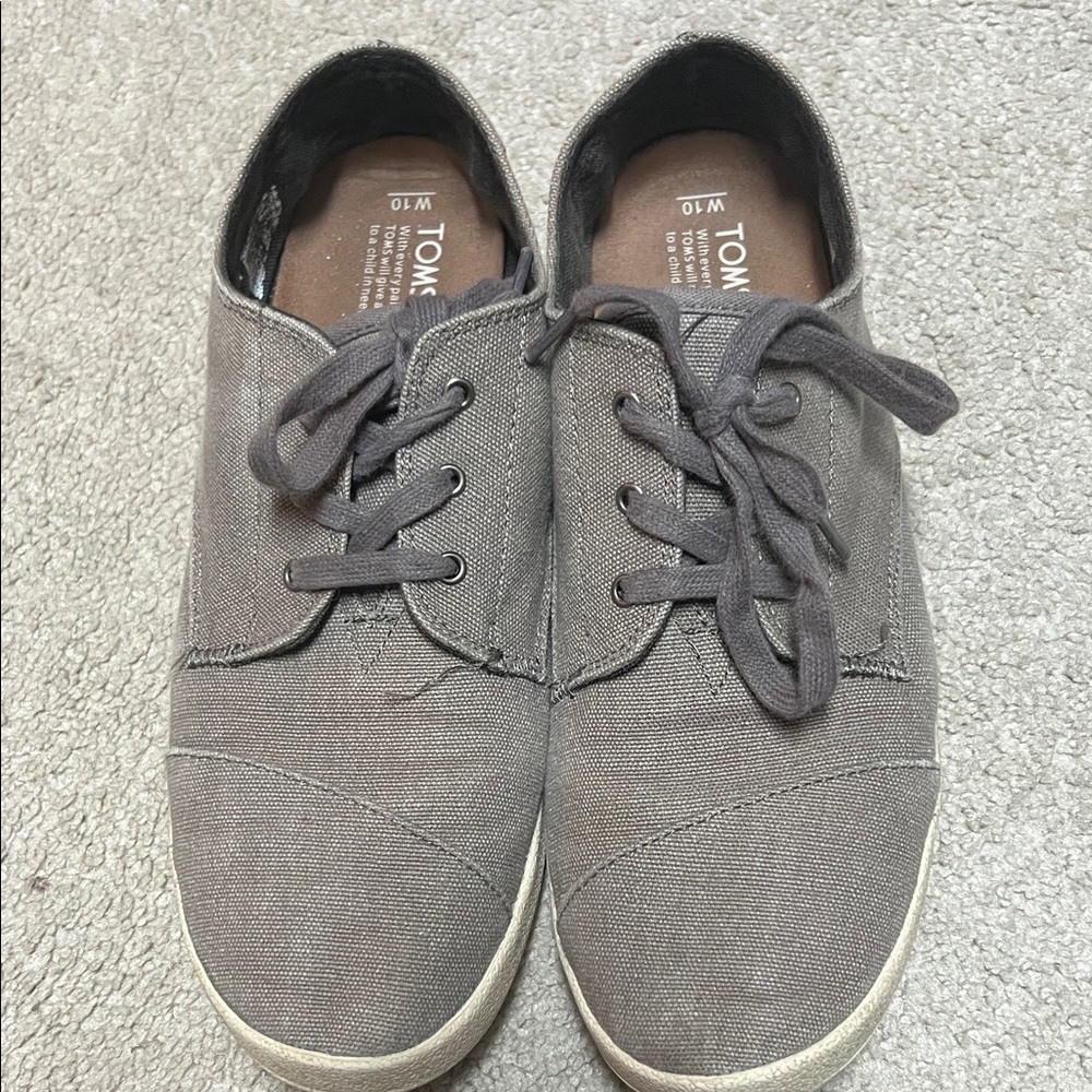 Toms Women’s Gray Canvas Lace-Up Sneakers